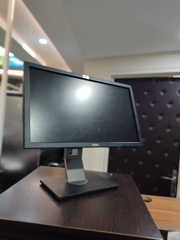 مانیتور استوک 22 اینچ دل Dell P2211HT 