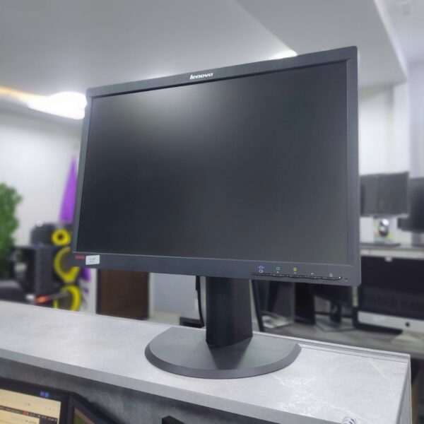 مانیتور استوک 22 اینچ لنوو Lenovo LT2252P