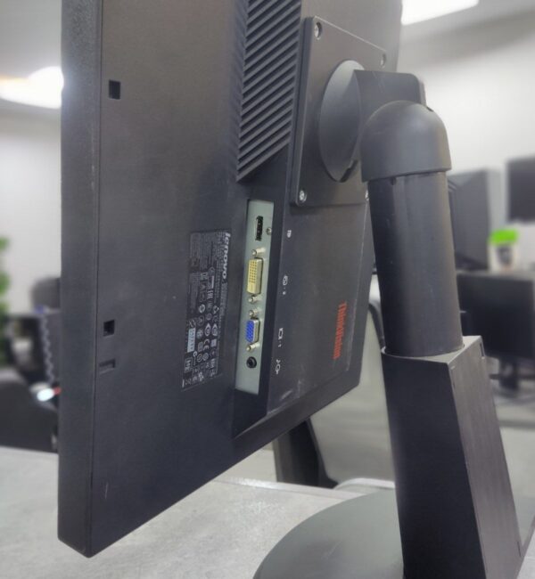 مانیتور استوک 22 اینچ لنوو Lenovo LT2252P