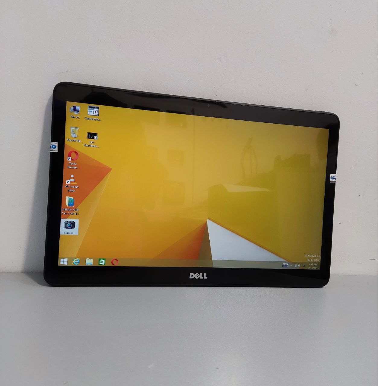 لپ تاپ استوک Dell Latitude 7350 لمسی با کیبورد جدا شونده در جهان بازار