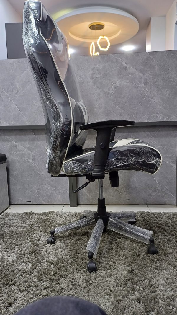صندلی گیمینگ طرح DXRACER مدل دوج