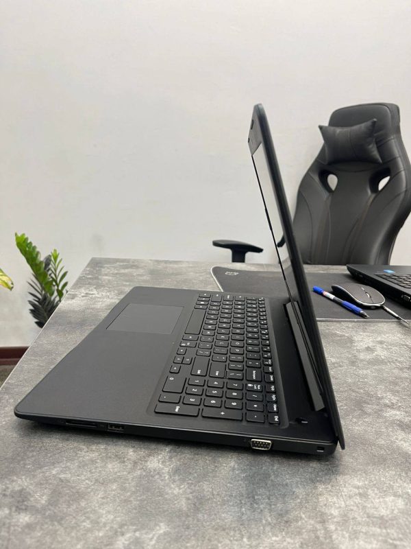 لپ تاپ استوک 3590 Dell پردازنده i5 نسل 8