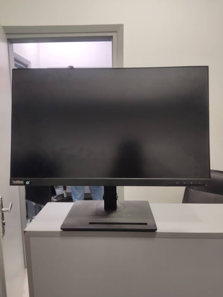 مانیتور استوک لنوو ThinkVision P24q-20 رزولوشن 2K - Image 2