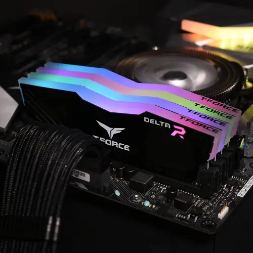 رم کامپیوتر تیم گروپ TeamGroup T-Force DELTA RGB DDR4 16GB Dual 3600MHz CL18