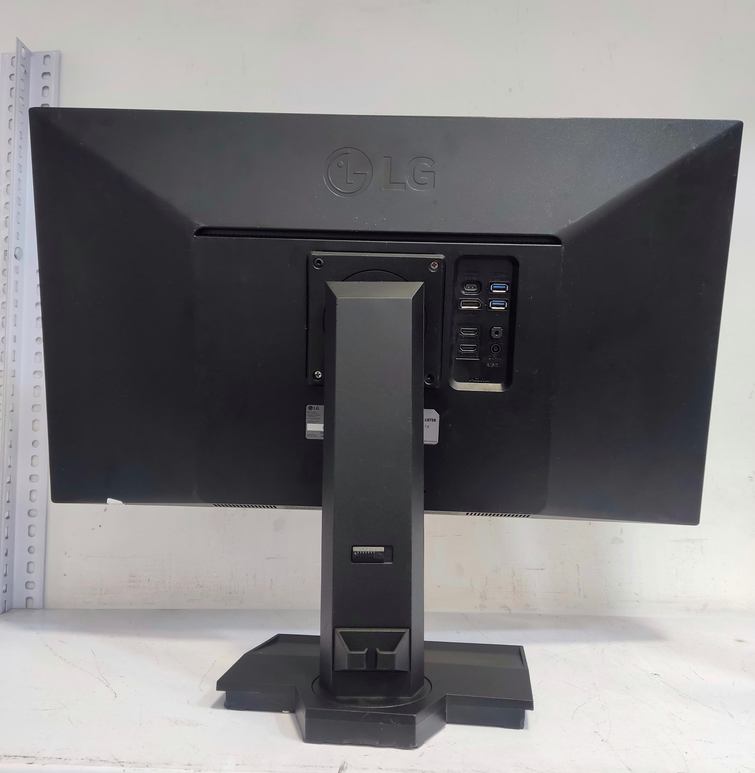 مانیتور استوک 27 اینچ LG 27bn88u رزولوشن 4K