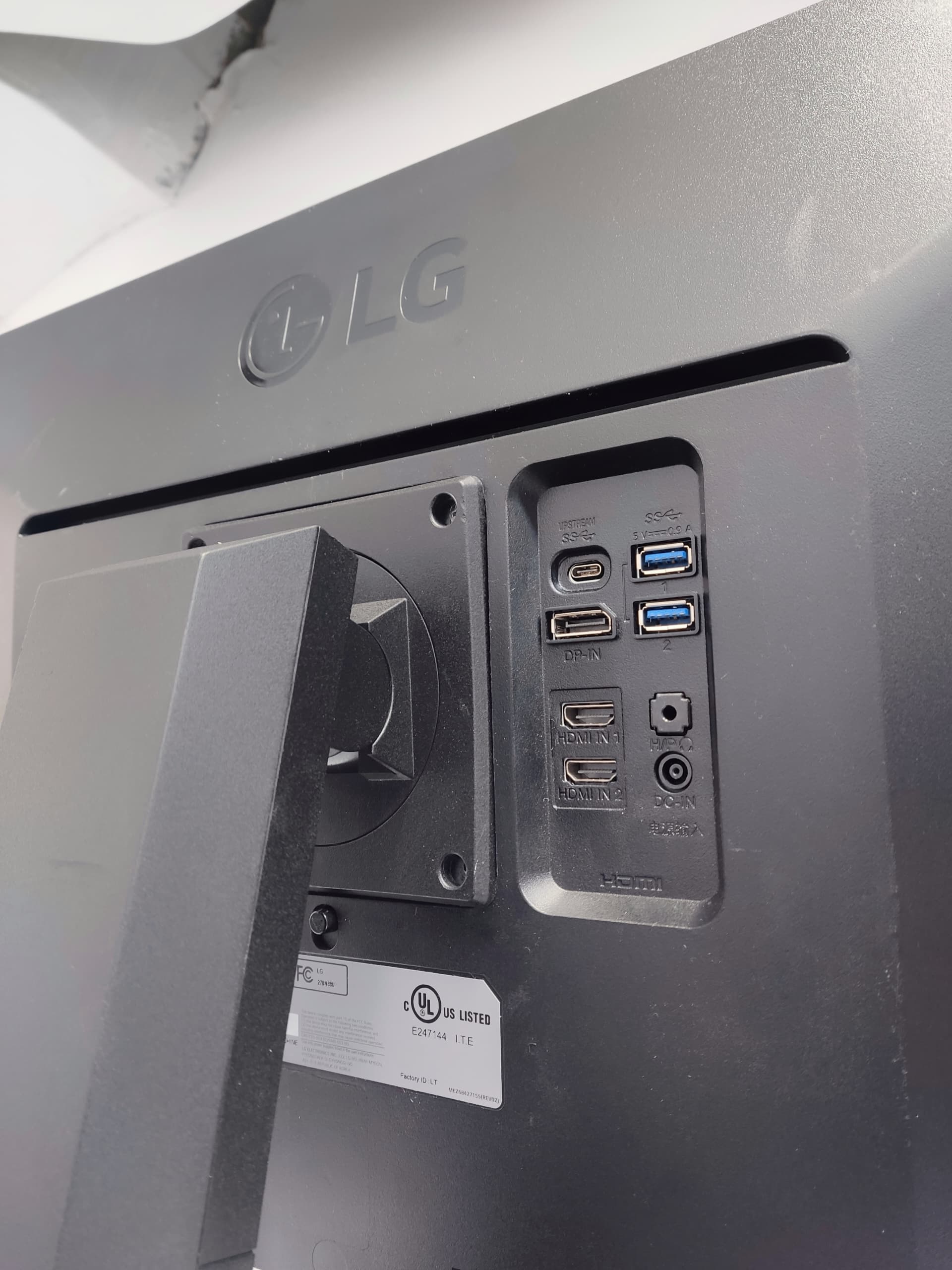مانیتور استوک 27 اینچ LG 27bn88u رزولوشن 4K