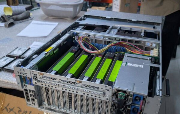 ابر کامپیوتر های مخصوص هوش مصنوعی Server HP DL580 G9